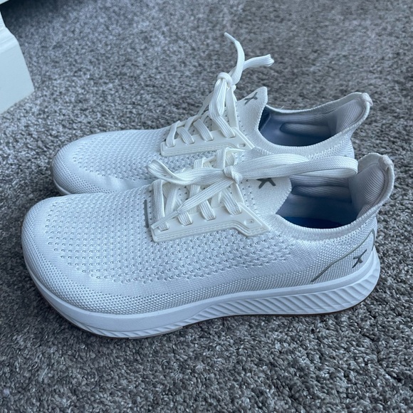 Flux adapt runner running shoes size 7 - Picture 2 of 12